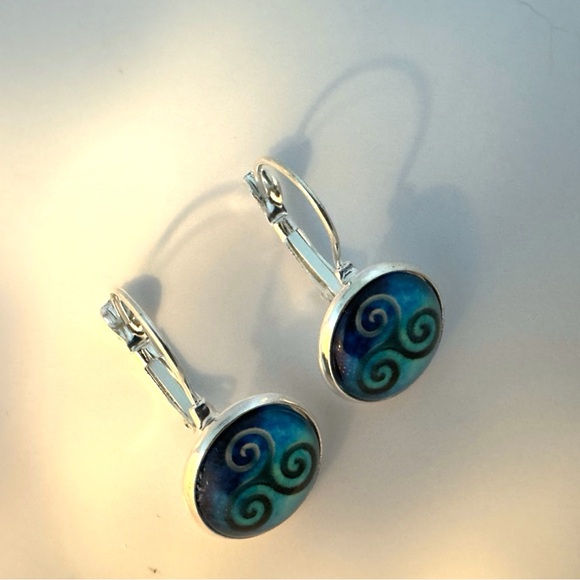 Ocean Spiral: Celtic Triskelion Silver Plated Turquoise Blue Earrings - Picture 3 of 3